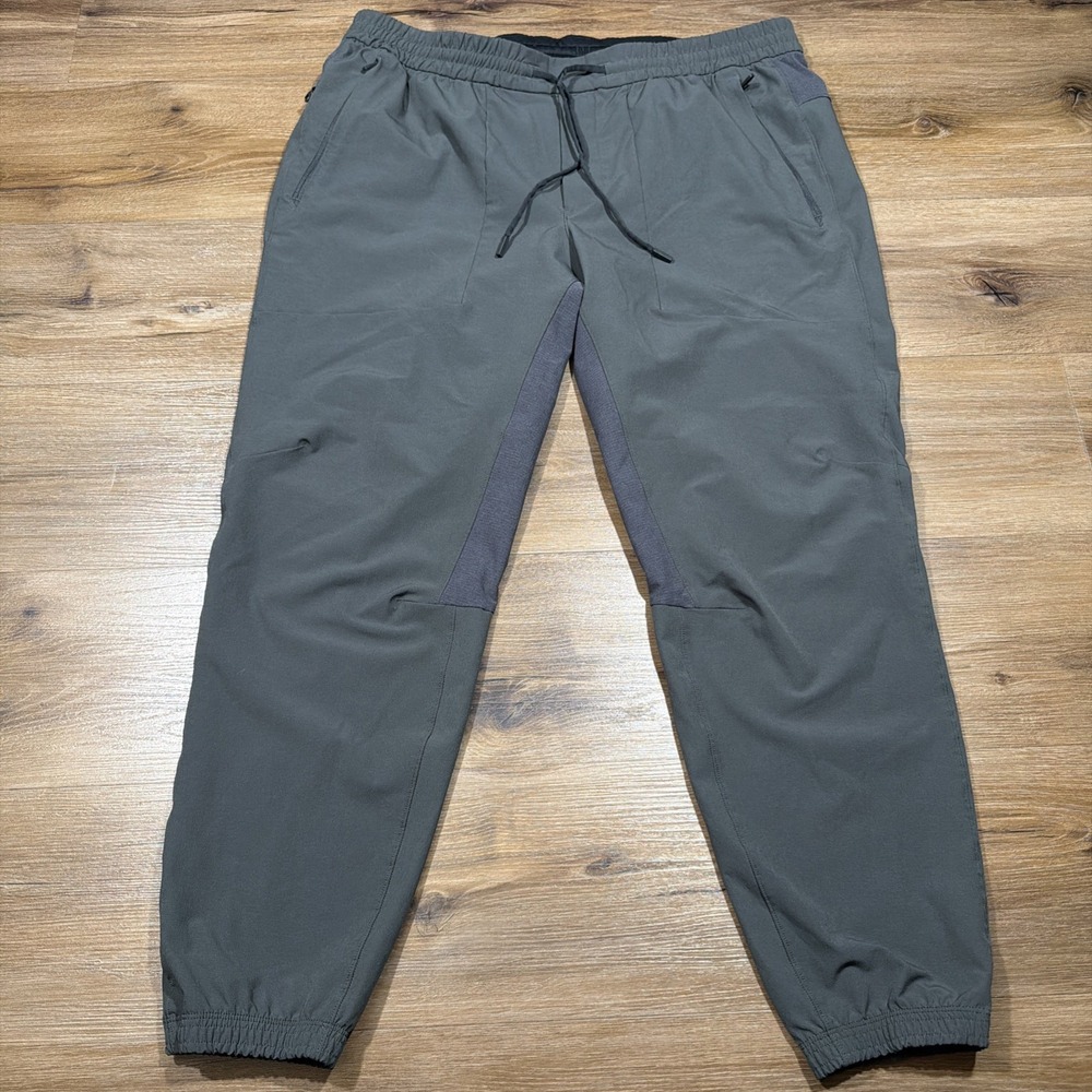 Lululemon Men's 2XL License to Train Jogger Pants Graphite Grey M5AEGS XXL 28"